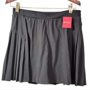 New SPANX Get Moving Women's Pleated Black Mini Skort Size Large Activewear